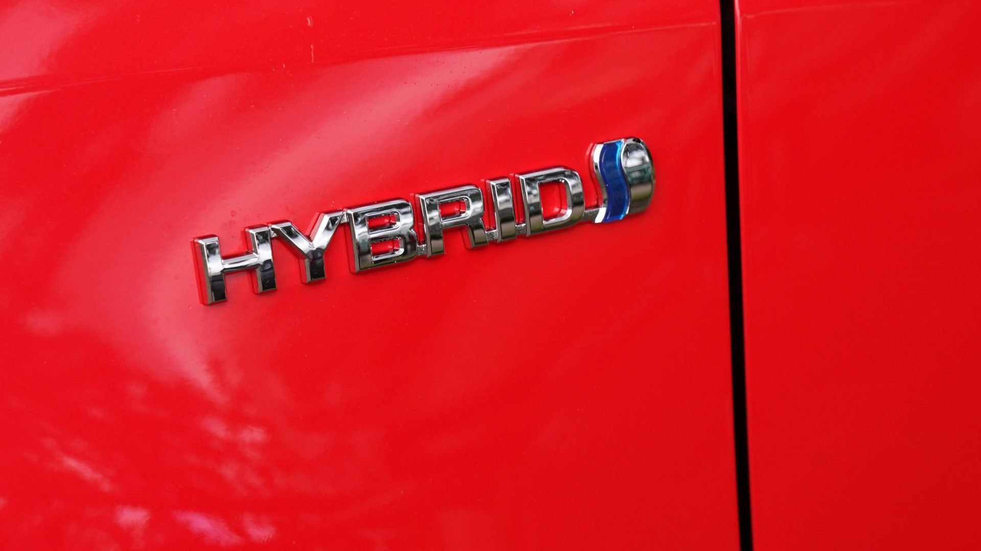 Toyota Yaris hybrid badge